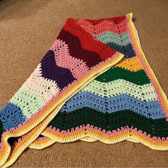 Handmade Crochet Multicolor Chevron Stripe Afghan Throw Blanket Granny Core - Picture 4 of 4